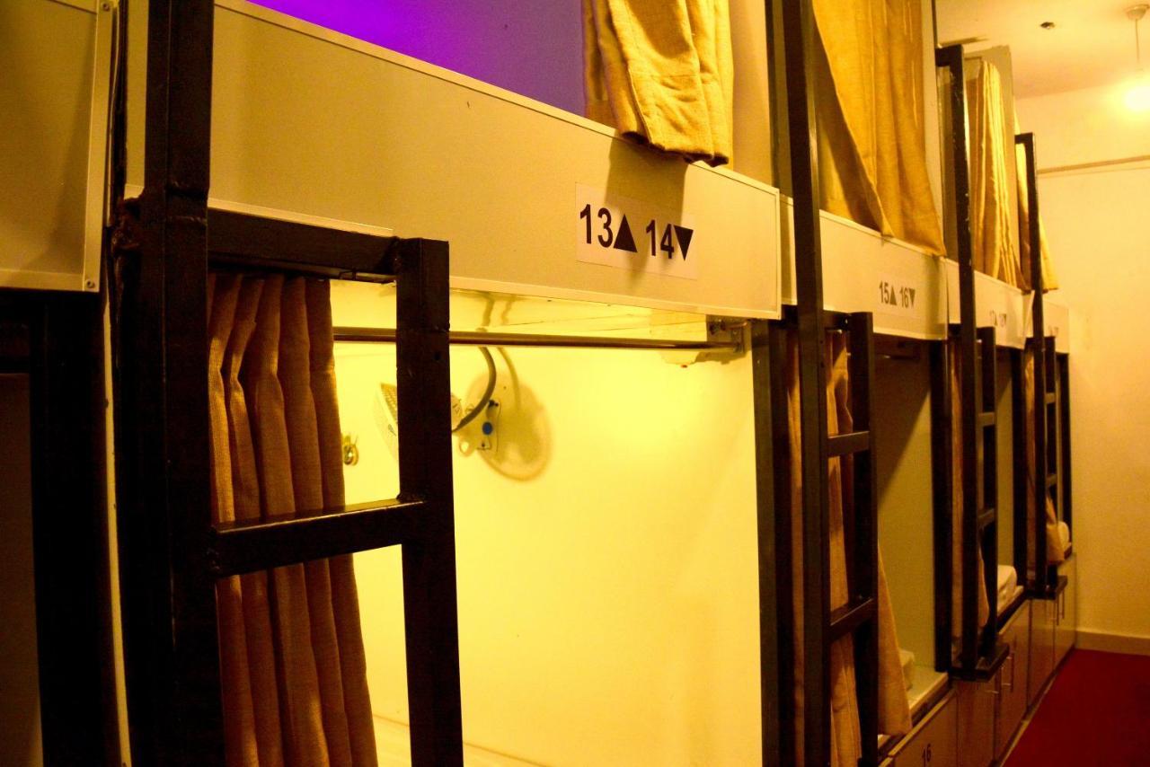 Hotel Bunk Planet Kandy Exterior foto